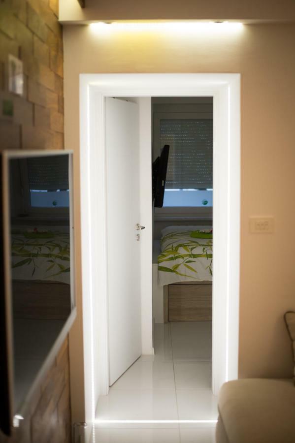 First Floor Flat (Adults Only) Apartamento Liubliana Exterior foto